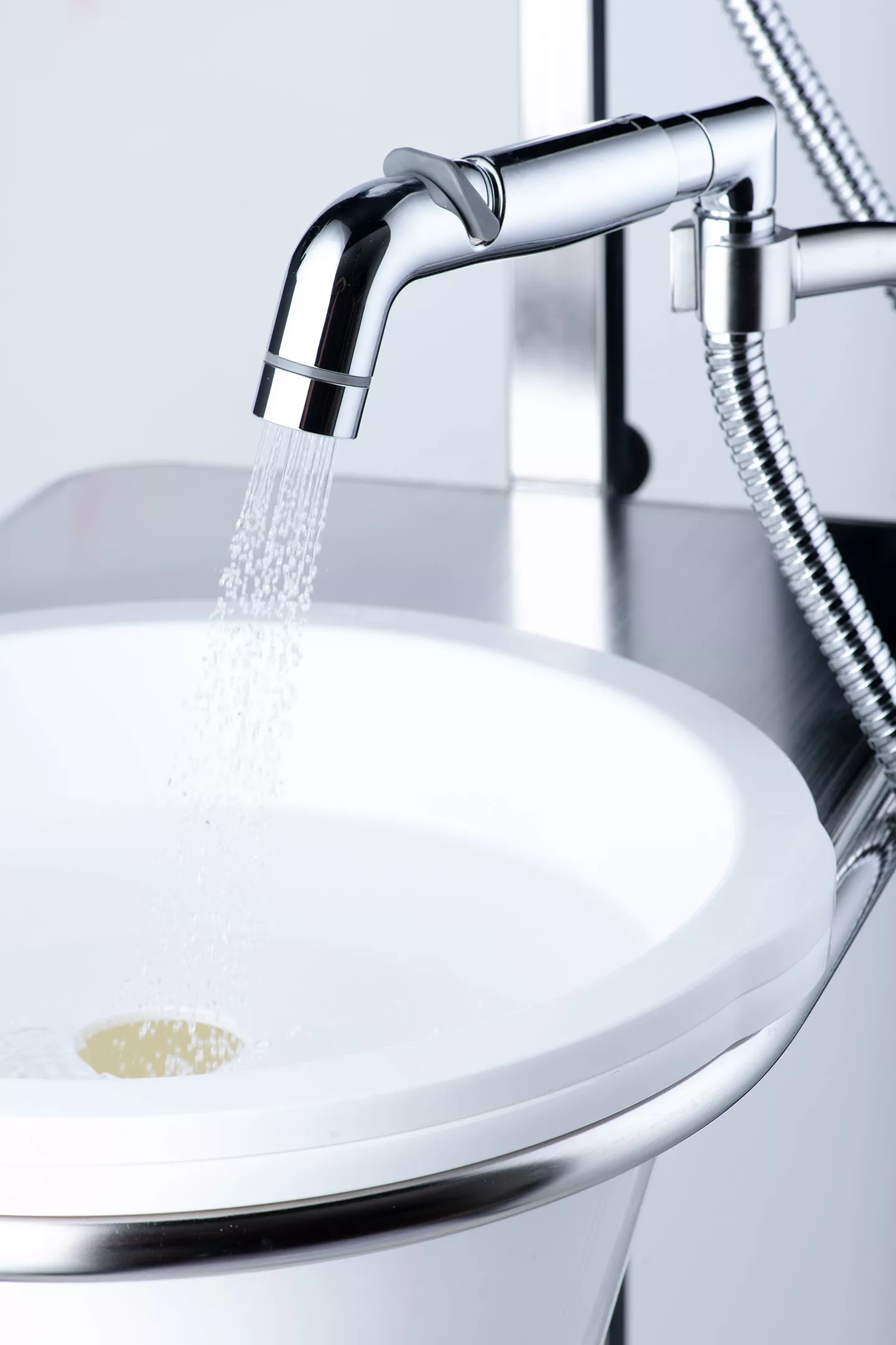 LAP Mobiles Waschenbecken Wasserhahn